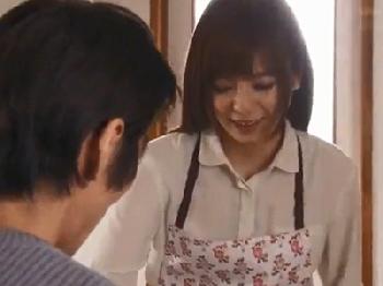 脅されて夫以外の肉棒に中出しされちゃう美人奥様人妻レイプのエロ動画