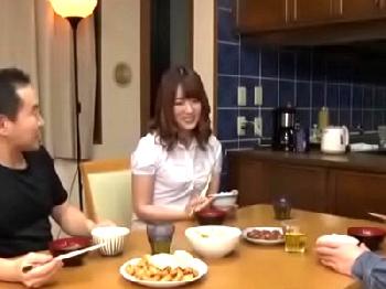 『やめなさいってば！』親父の再婚相手が魅力的過ぎて近親相姦に踏み切った息子巨乳人妻波多野結衣のエロ動画