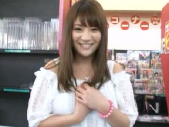 スレンダーきれいなお姉さんとの野球拳に勝利したらマジックミラー号に招待されてご褒美パコ巨乳コスプレのエロ動画