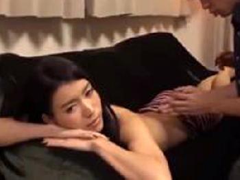 『気持ち良い事してあげるね』マッサージされて発情したお姉さんがショタを誘って中出しSEX巨乳のエロ動画