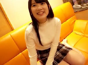 「真っ白い子種いっぱいかかっちゃった～W」制服コスさせたミニ系美形少女とハメ撮り！美少女ロリのエロ動画