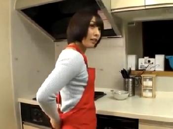 『ここしゅごぃ気持ちぃいい！』童顔のくせにマダムの黒髪清麗と密通性行為素人人妻のエロ動画