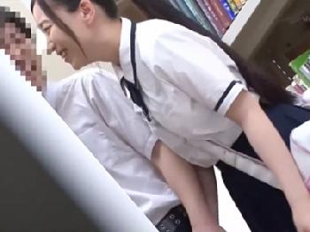 「イヤッ…ヤメて下さい！！」彼氏とイチャつく女子校生に腹たって痴漢性的暴行W美少女レイプのエロ動画