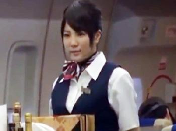 大きいオッパイおっぱいのCAを死角へと追い込み否応なしに中出し陵辱！巨乳お姉さんレイプのエロ動画