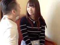 「そんなに触っちゃ‥らめぇW」清純清楚そうな童顔娘が太マラにしゃぶりついてイチャパコ巨乳美少女ロリのエロ動画