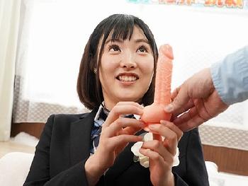 女子校生や未成年が初めてみる極太ディルドを根本まで咥えられるか!?イキ我慢チャレンジ！素人美少女中出し潮吹きのエロ動画