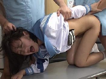 『ぁぁん…んっ』童顔カワな紗倉まなと温泉旅行でハメ三昧美少女ロリ顔射ハメ撮りのエロ動画