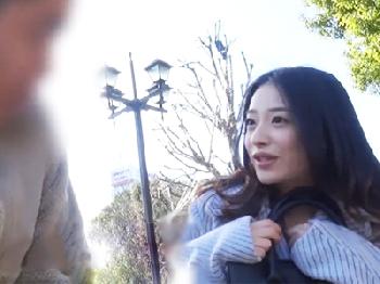 有名女優激似の美形お姉さんが素人オジサンをガチ逆ナンパパしてコスプレご奉仕セックス痴女ハメ撮りフェラのエロ動画