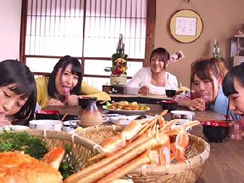 ファミリーが日常的に肉棒を咥えながら迎える新正月巨乳美少女お姉さん人妻フェラのエロ動画