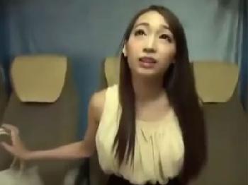 根っからド淫乱な痴女お姉さんが生中出しをかけて素人男性器と対決のエロ動画