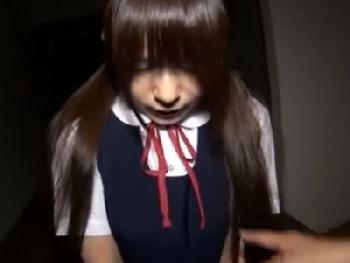 ガチで怖がってる無毛J〇を誰もいない暗がりでブッ込み倒し！美少女ロリパイパンレイプのエロ動画