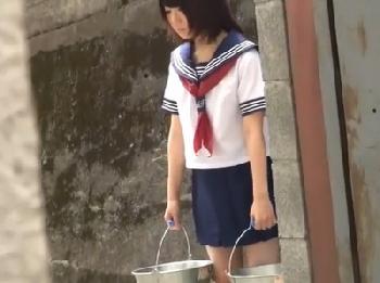 「ちょ、先生…」バケツ持たせる体罰を未だにやってる冷酷教師が今問題になってる性犯罪をW女子校生ロリレイプのエロ動画