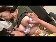 小娘には負けないエロ発揮！巨乳熟女が中出し乱交パーティで甘い声W人妻フェラ手コキのエロ動画