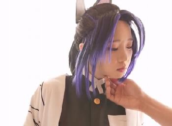 鬼滅〇刃・蝴〇忍コスの美形少女レイヤーが肉柱を挿入されて悶絶オフパコ美少女コスプレハメ撮りのエロ動画