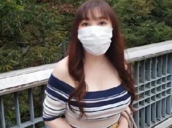 オナニーしてる息子のペニスを手コキして近親SEX相姦始めたマダムW痴女人妻近親相姦のエロ動画