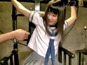 くすぐられて壊れるキミの顔が見たい、全身くすぐり体罰美少女ロリ木村つなのエロ動画