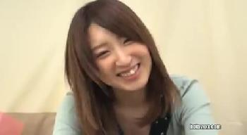 ナンパロケ中に見つけた笑顔がかわいい美形少女ちゃん素人美少女ハメ撮りのエロ動画