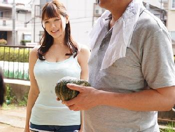 コンビニも何もない田舎でやることなさ過ぎて毎日隣のお姉さんと汗だくSEX！巨乳痴女人妻安齋ららのエロ動画
