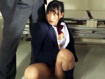 華奢美しいオッパイオフィスレディが非人道的マッサージ師にペニ棒挿入されちゃうW素人お姉さん盗撮のエロ動画