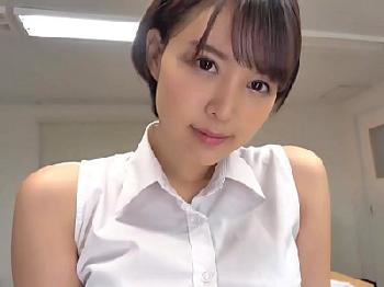 「結婚する前からずっと好きだったんですよ？」奥さん教師に誘惑されて教室ファック巨乳お姉さん女教師人妻のエロ動画