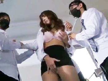 『やめてぇぇ！』残虐生徒たちに閉じ込められ輪姦されてしまった美人教師お姉さん女教師レイプ乱交三上悠亜のエロ動画