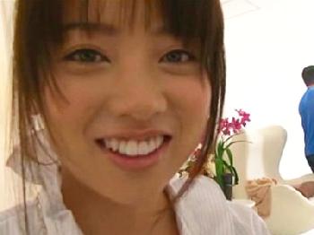 伊東遥ちゃんが声を我慢して激しい性交美少女顔射のエロ動画