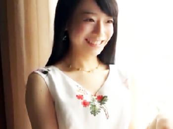 清潔感のある美形少女がハニカミながら感じてしまうラブラブパコ美少女ロリのエロ動画