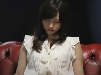 美形少女に催眠をかけて感度上昇の濃密交尾美少女顔射のエロ動画