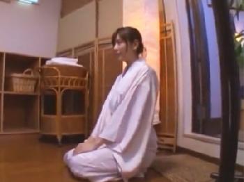 「お客様…もっと出していいですよ？…」エロい温泉コンパニオンに責め上げられ幸せ絶頂オーガズム迎える巨乳お姉さんフェラ手コキパ...