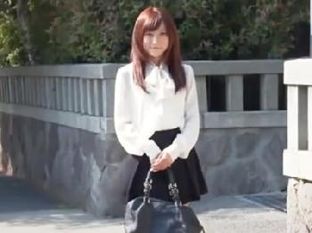 結婚して半年で早くも密通しちゃう専業主婦の若奥様さんとホテルでパコ人妻ハメ撮りのエロ動画