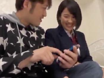 女子校生彼女がベタベタくっついて来たので中出しSEX巨乳美少女のエロ動画