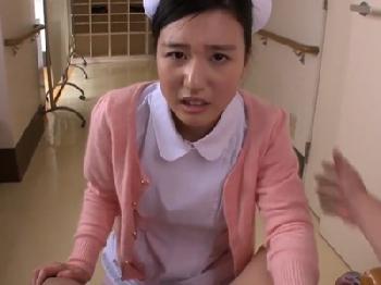 患者に頼み込まれたら中出しセックスも断れない看護師さんお姉さんコスプレ看護婦のエロ動画