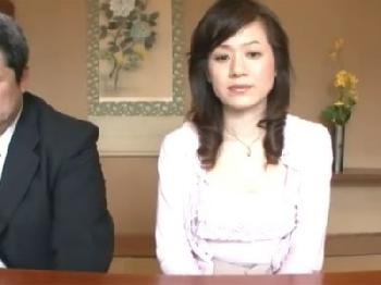 欲求不満なオバちゃん妻が数年ぶりの生男性器に完堕ちアクメ巨乳人妻熟女中出しのエロ動画