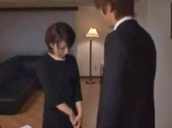 未亡マダムの弱みを握って欲望処理専用の奴隷に調教婦女暴行するクズ男人妻熟女レイプのエロ動画