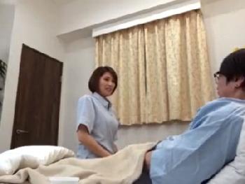 体調が悪いフリをして心配した看護師さんとじっくりヤリ倒し巨乳コスプレ看護婦のエロ動画