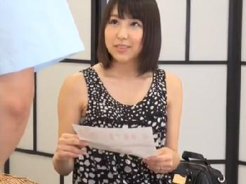 オイルエステで潮を吹かせて激イキさせたミニ系顔巨大乳房の若奥様に生姦中出し！巨乳人妻盗撮マッサージのエロ動画