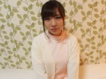天使みたいな白衣の看護師が包茎ペニスを介抱→生ハメ中出しセックスに発展美少女看護婦ハメ撮りナンパのエロ動画