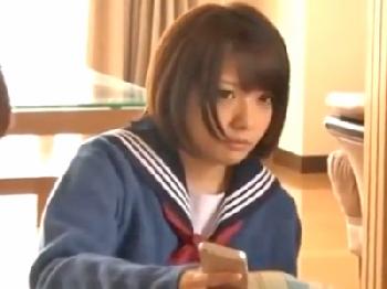 『やばいよぉ…』両親がすぐ傍にいるにも関わらずこたつの中で合体しあう兄妹女子校生美少女ロリ中出し近親相姦のエロ動画