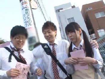 酔キャグループが修学旅行でテンション上げて酩酊中出し乱交やらかした女子校生美少女痴女のエロ動画