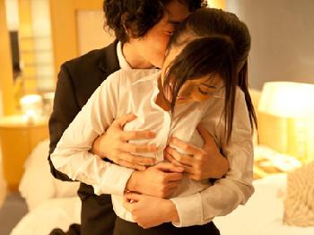 お台場でホテルもしっかり予約して大人カップルのロマンチックパコ巨乳美少女OLのエロ動画