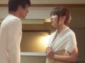 「まだヤメないで、もっともっと」シックスナインから欲望のままにハメて汗だくで腰を振り続ける男女巨乳お姉さんフェラのエロ動画