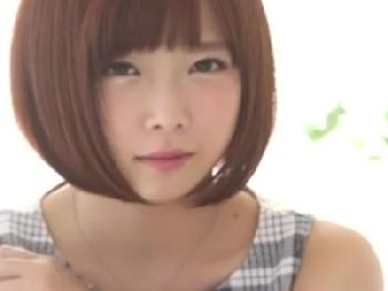 最カワ美形少女・紗倉まなちゃんを二本男性器で激ハメ→思う存分大量中出し！巨乳美少女痴女3Pのエロ動画