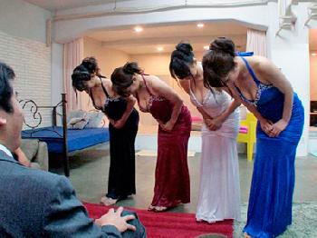 中出し乱交プレイが売り！圧巻嬢ばかりのソープランドランド巨乳お姉さん吉永あかね倉多まお椎名まりな保坂えりのエロ動画