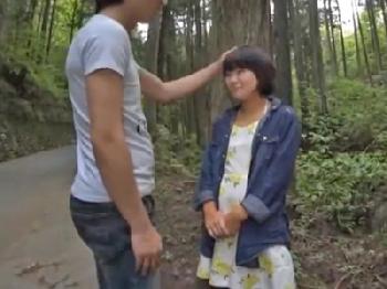 田舎の童顔ータ娘とプールやホテルや参道で中出しSEX美少女ロリ水着のエロ動画