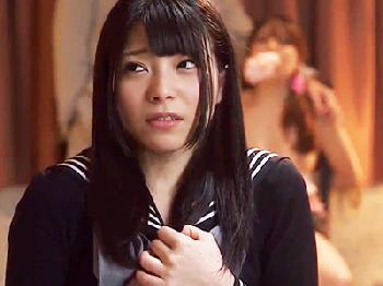 「娘に手を出さないで‥！」母が人質になってしまって卑劣な中出し調教をされる女子校生美少女レイプ上原亜衣のエロ動画