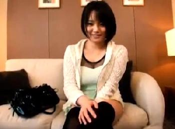 ショートヘアのムチムチド淫乱女体とラブホテルハメ撮り→童顔に似合わぬ美巨乳で至極のパイズリ美少女のエロ動画