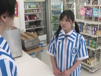 新人アルバイトの幼顔美形少女がパンチラ連発するので我慢できずに生中出し交尾美少女ロリのエロ動画