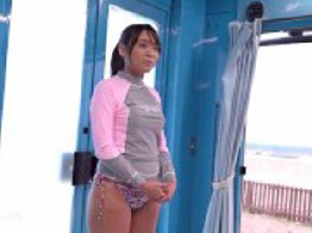 サーファーガールは尻軽尻軽ヤリマンばかりという噂が本当だとマジックミラー号で実証巨乳素人お姉さんのエロ動画