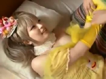 ちょっと頼めば中出しさせてくれるノータリンコスプレ娘とハメ撮り！痴女のエロ動画