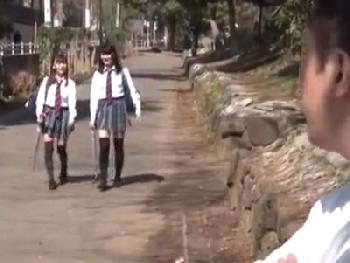 帰宅途中のニーハイ女子校生に我慢できず拉致→大人陰茎ねじ込み調教ハメ美少女ロリレイプのエロ動画